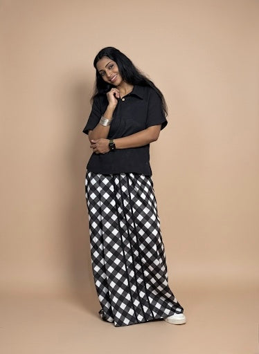 Women Black & White Checks Pajamalungi