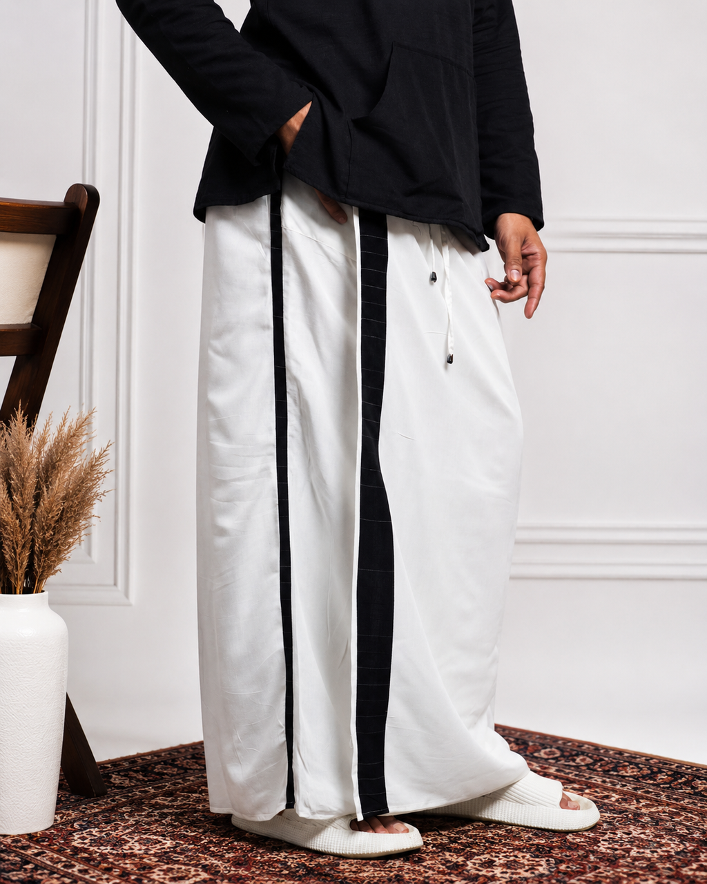 Men White  Colour Pajamalungi Black Colour Textured Stripe Panel Pajamalungi