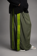 Men Olive Green Colour Pajamalungi With Green Textured Stripe Panel Pajamalungi