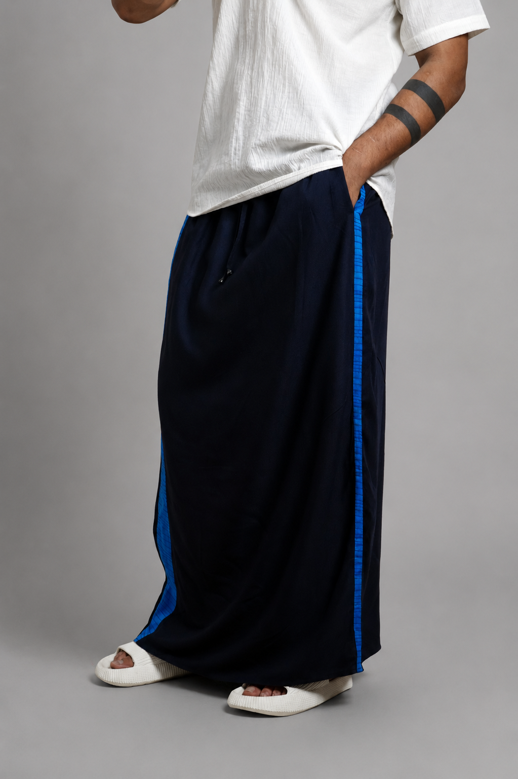 Men Navy Colour Pajamalungi With Blue  Textured Stripe Panel Pajamalungi