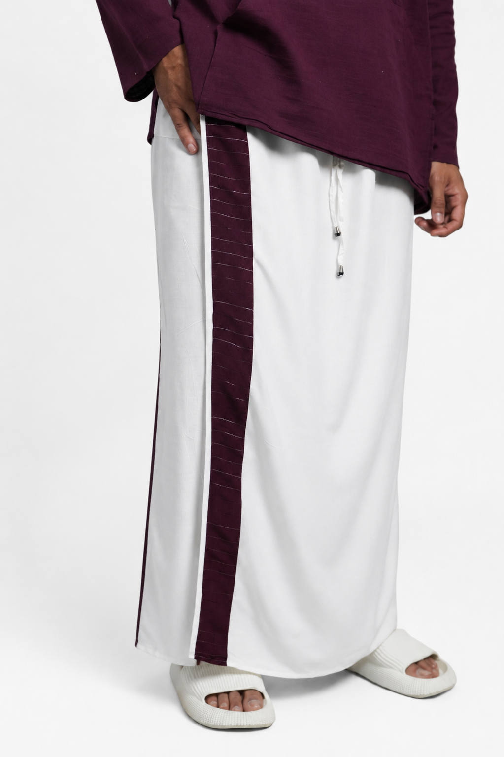 Men White Colour Pajamalungi With Marron Colour Textured Stripe Panel Pajamalungi