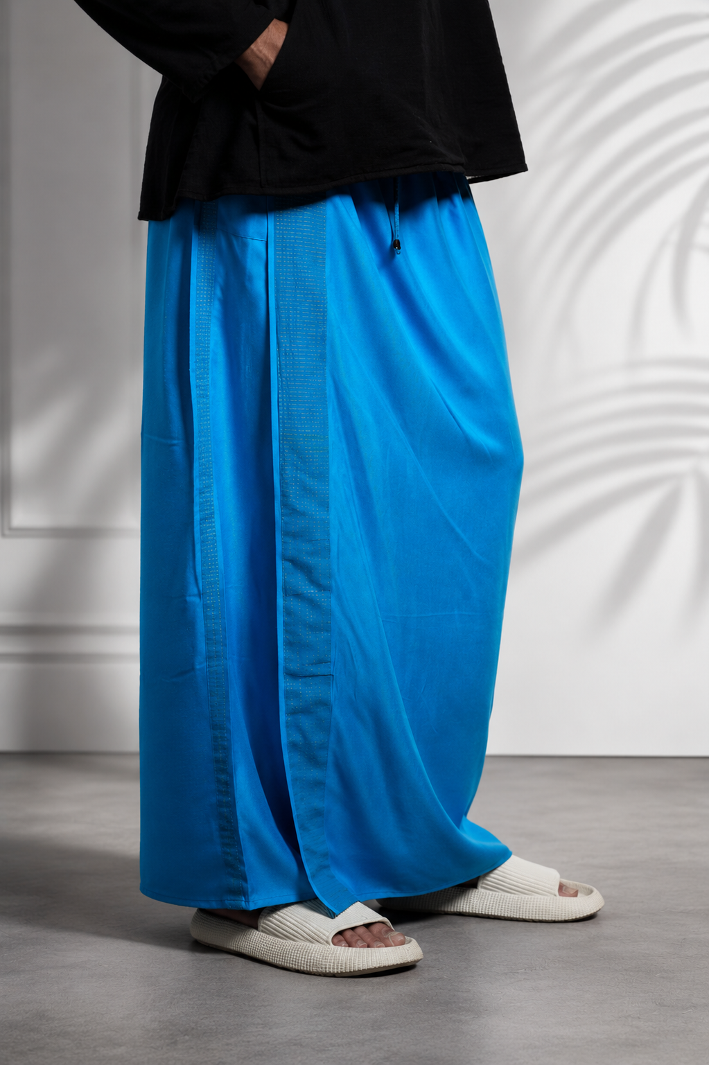 Men Blue Colour Pajamalungi With Blue Textured Stripe Panel Pajamalungi