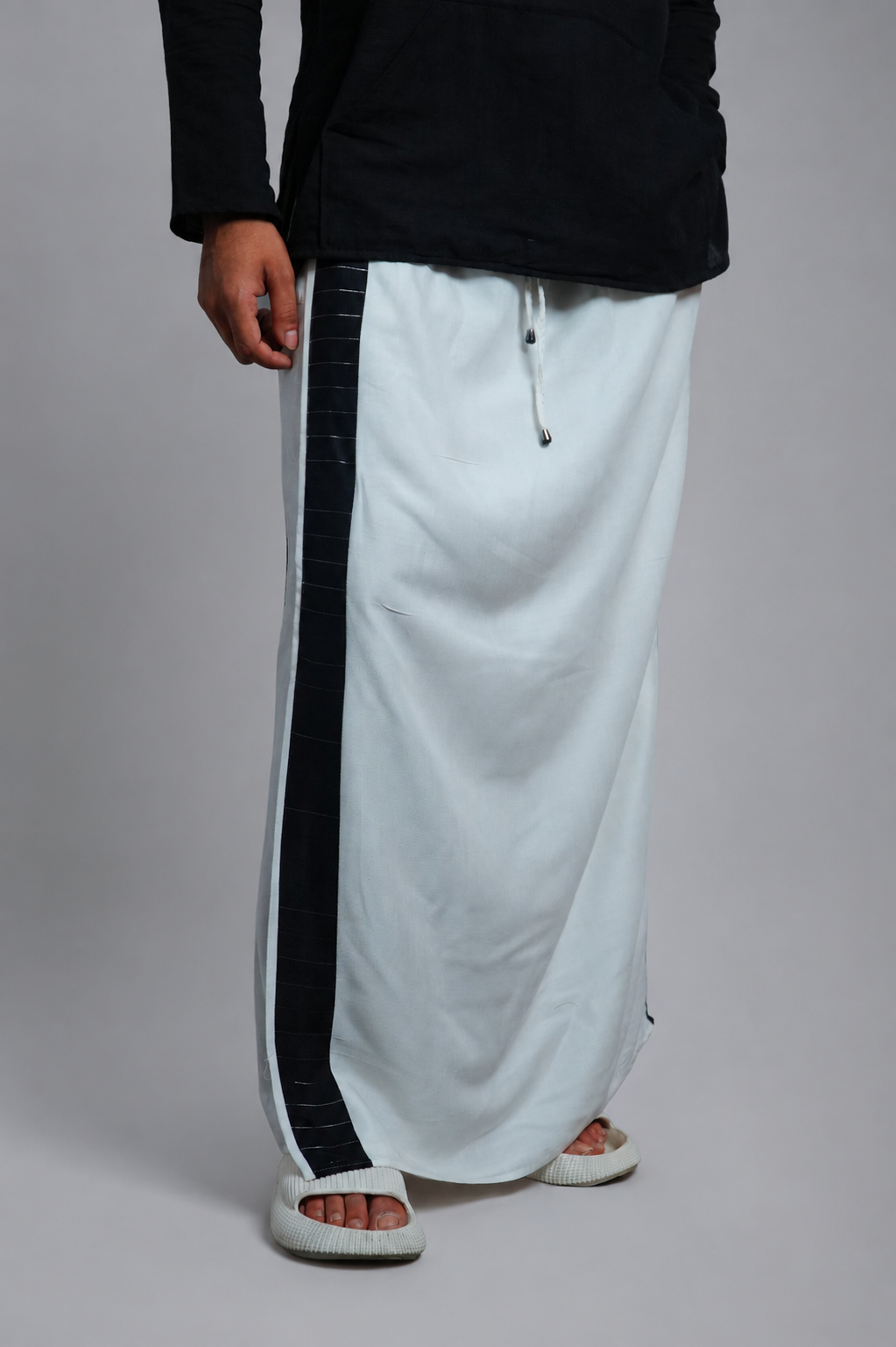 Men White Colour Pajamalungi With Textured Stripe Panel Pajamalungi