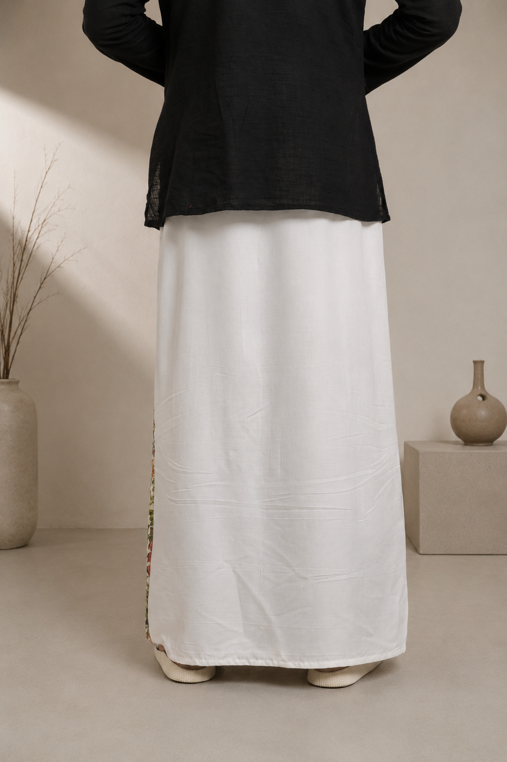 Men White Colour With  Floral Border Stripe Panel Pajamalungi