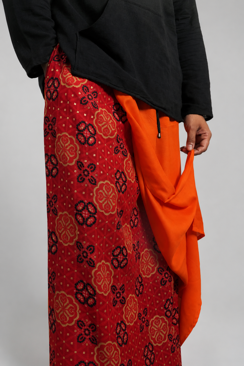 Men Orange Colour With  Floral Border Stripe Panel Pajamalungi
