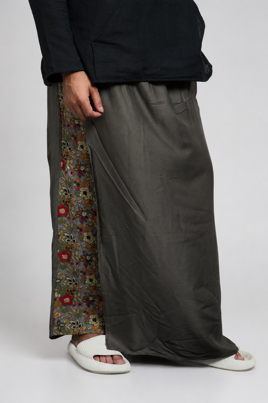 Men Charcoal Grey Colour With  Floral Border Stripe Panel Pajamalungi