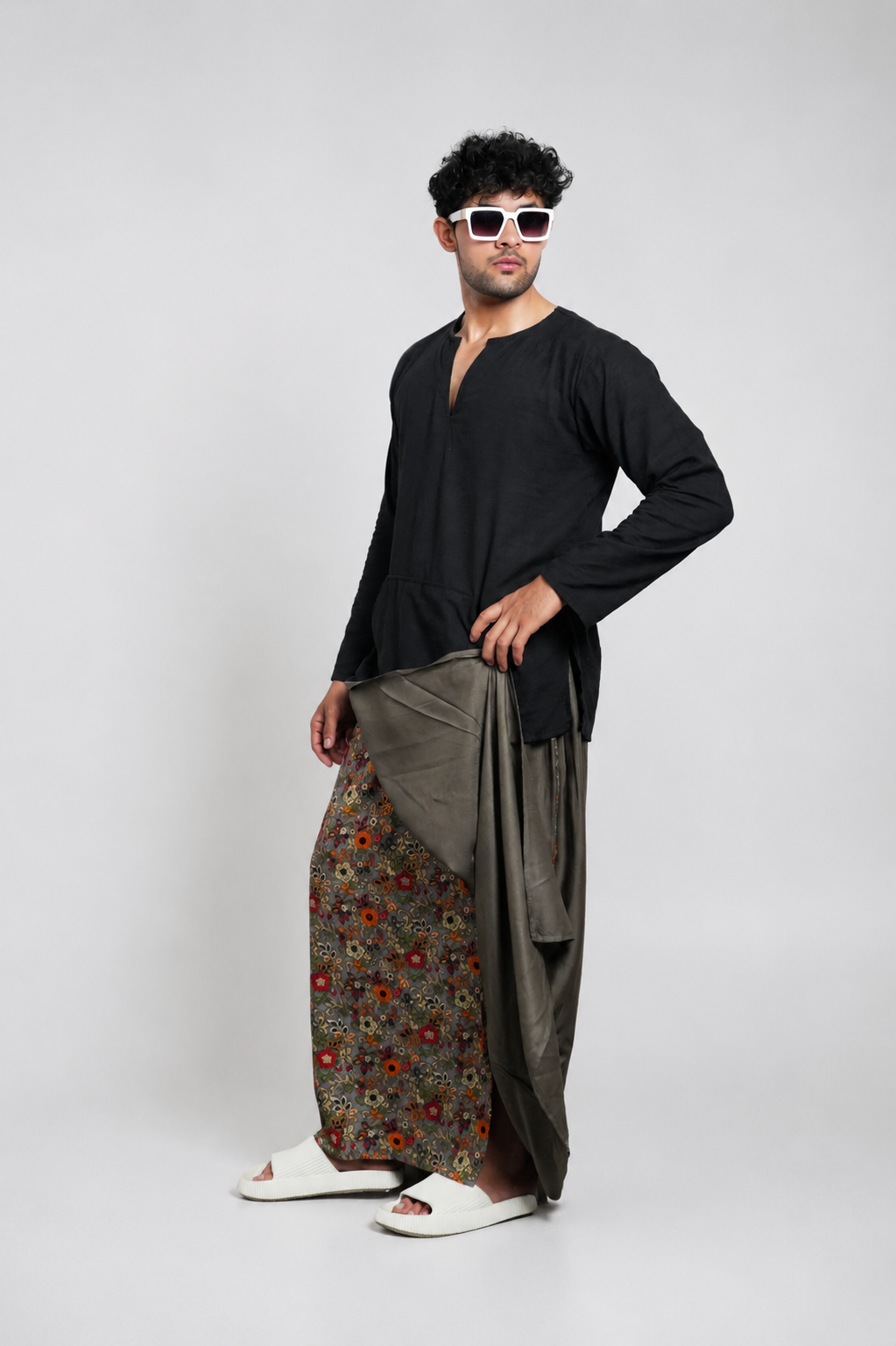 Men Charcoal Grey Colour With  Floral Border Stripe Panel Pajamalungi