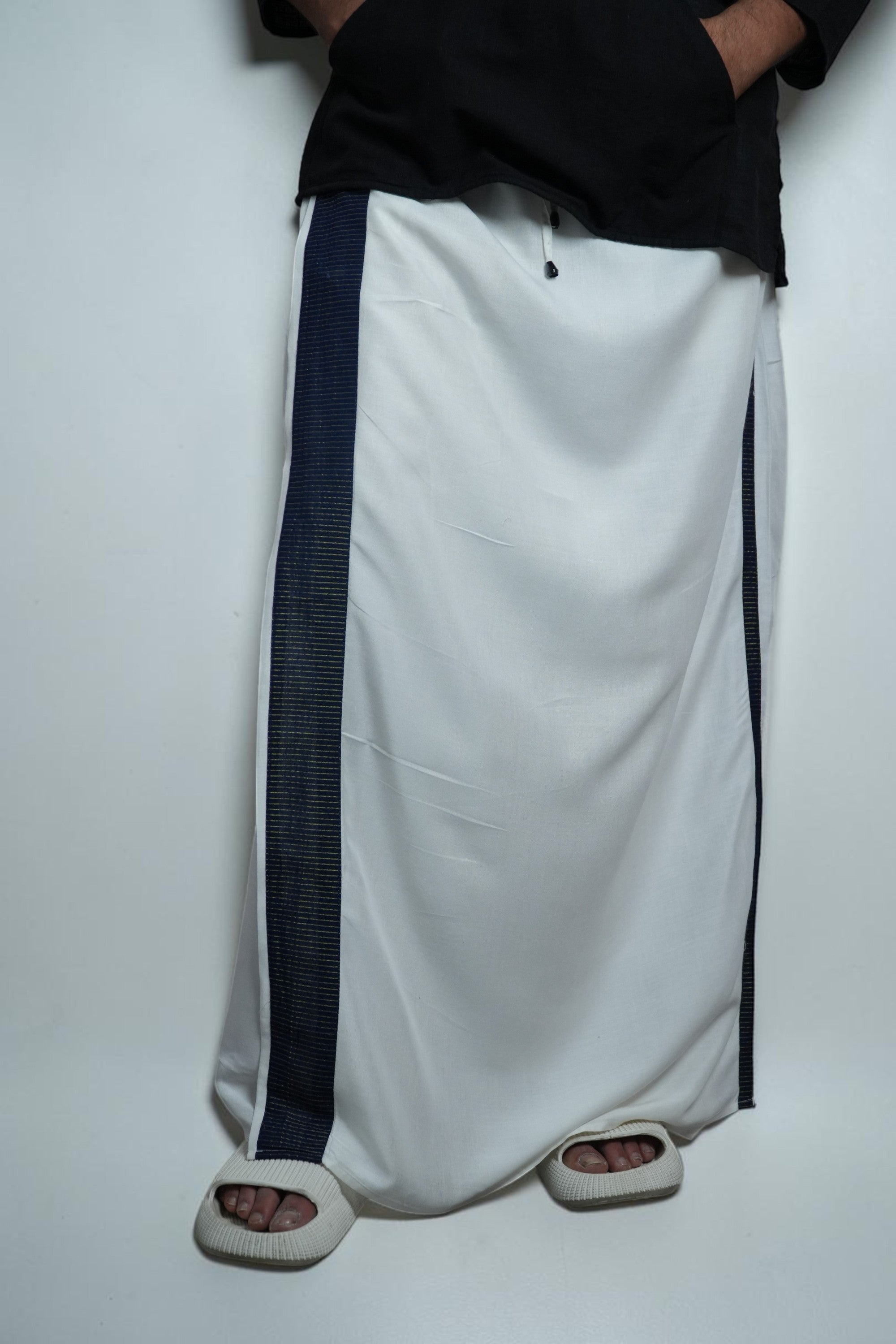 Men White  Colour Pajamalungi Navy Colour Textured Stripe Panel Pajamalungi