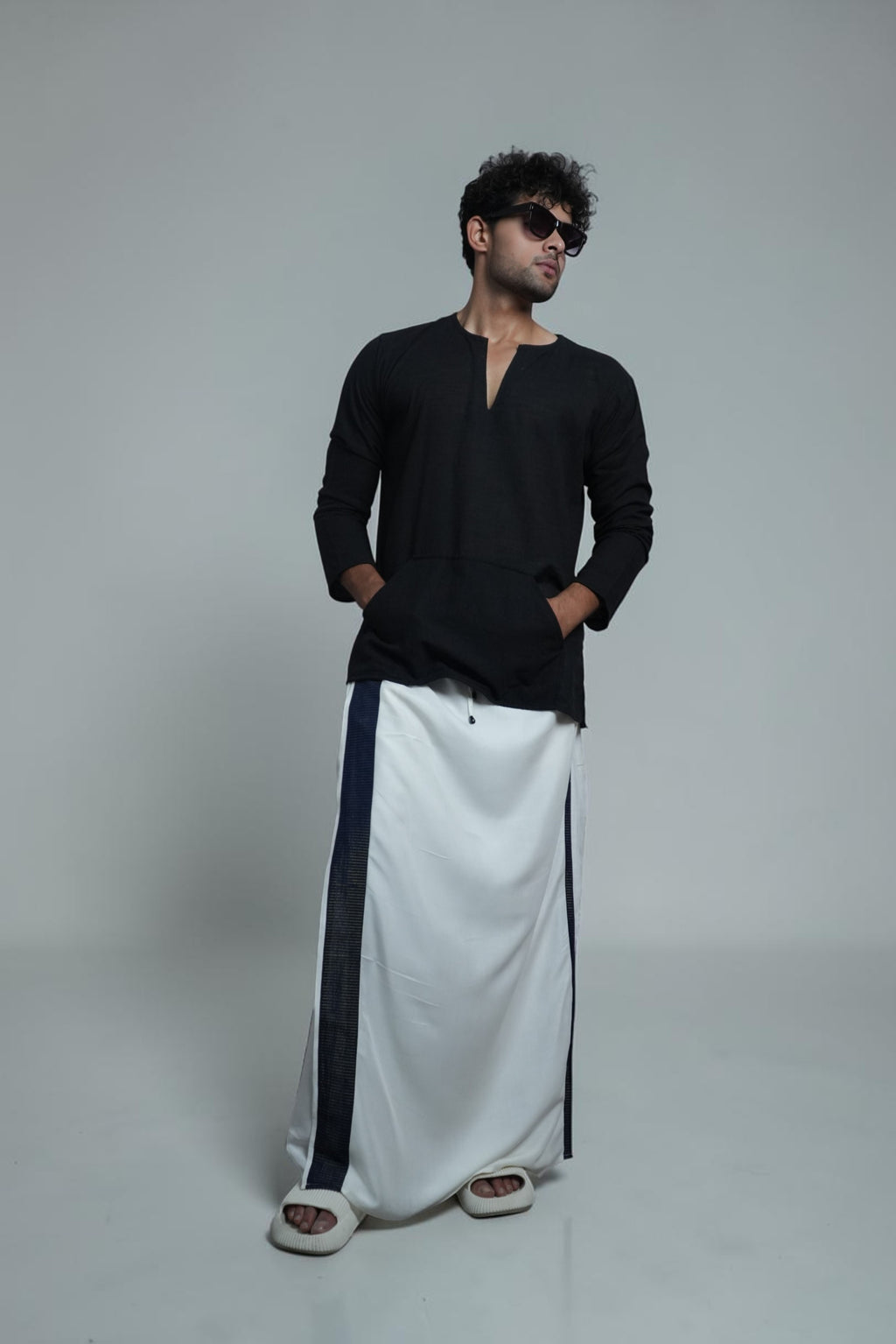Men White  Colour Pajamalungi Navy Colour Textured Stripe Panel Pajamalungi