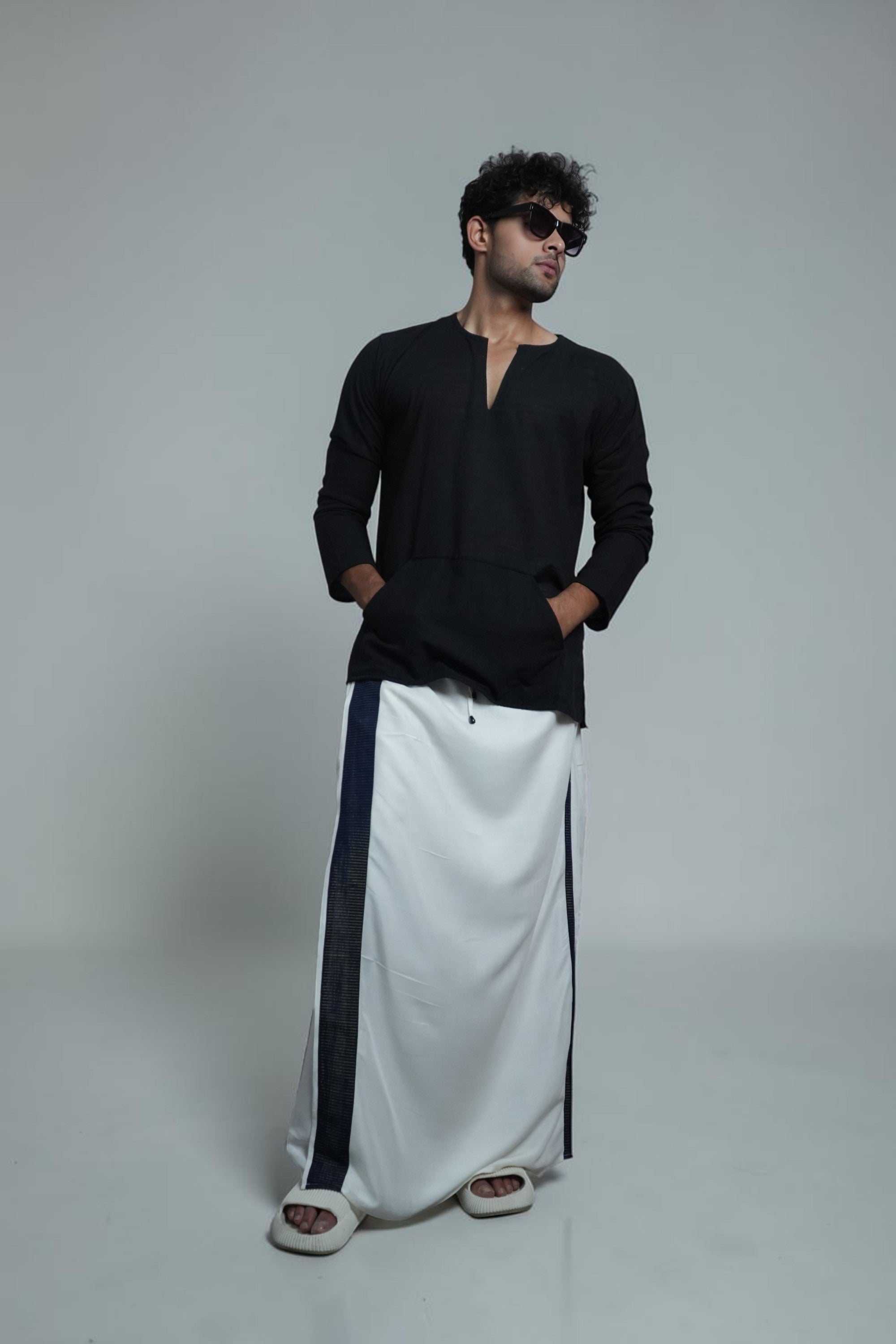 Men White  Colour Pajamalungi Navy Colour Textured Stripe Panel Pajamalungi