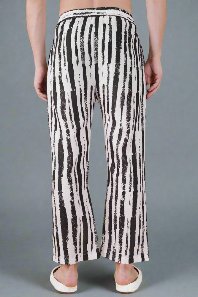 
                      
                        Rough Black Vertical Line Printed Gray Pajama
                      
                    