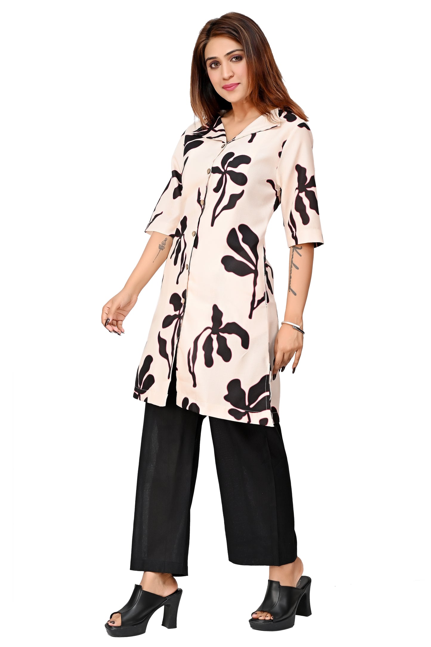 Women Floral Printed Kurta with Straight Pants