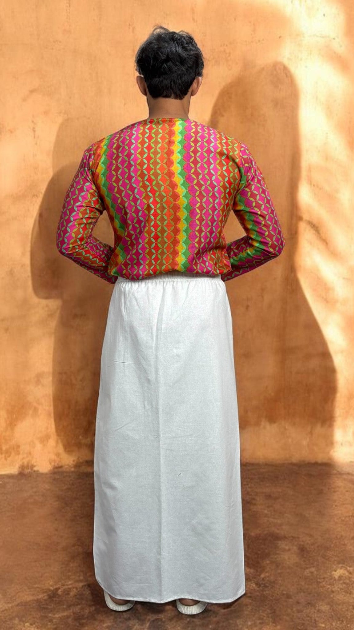 Classic White Pajamalungi with Geometric Border Stripe