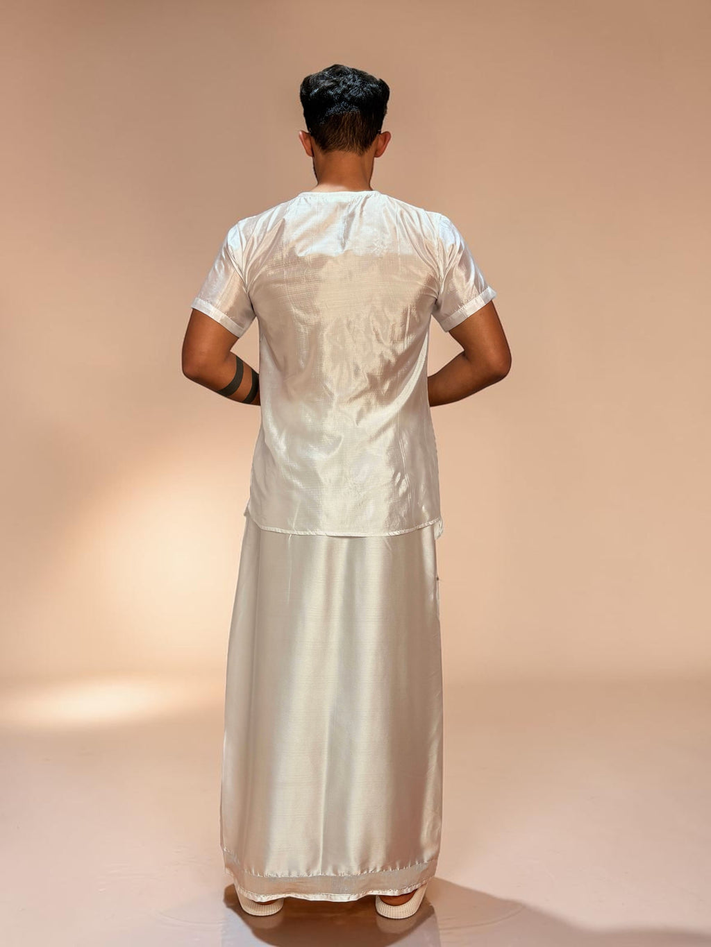 Men White Color With Silver Zari Stripe Pajamalungi