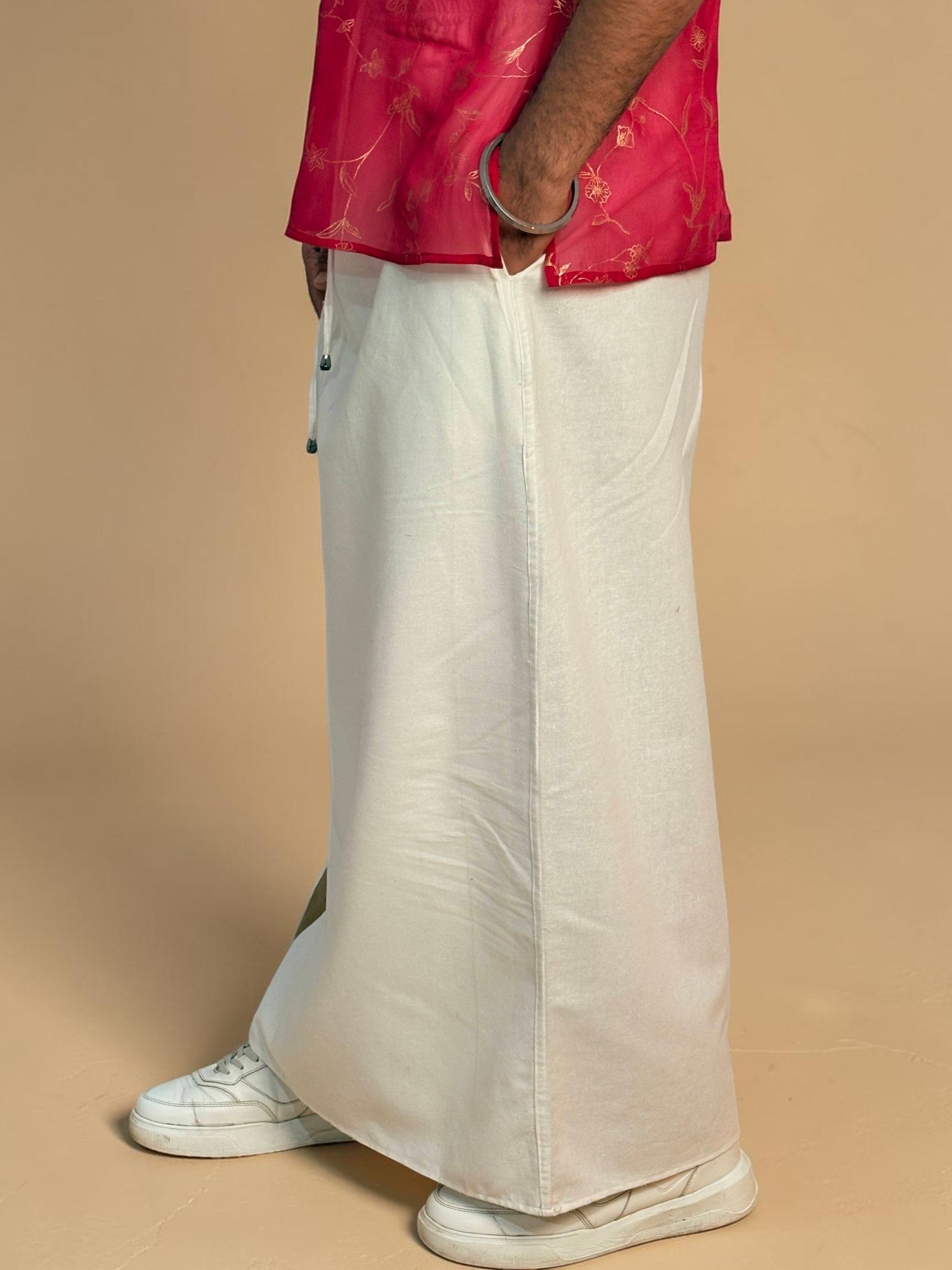 Men White Color With Copper Zari Stripe Pajamalungi