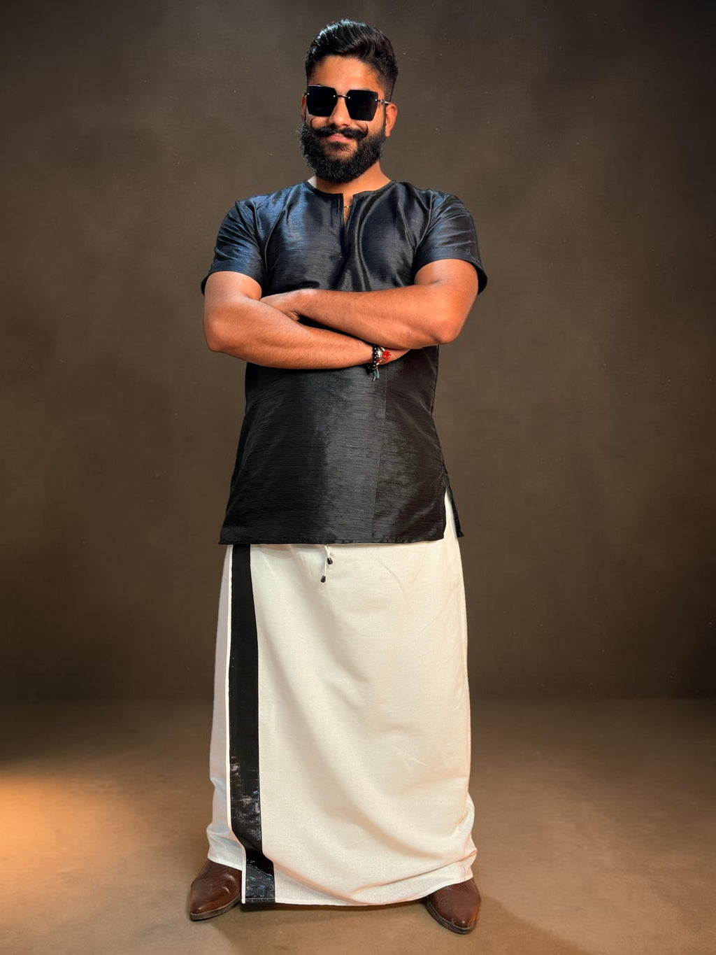 Men White Color With Black Zari Stripe Pajamalungi