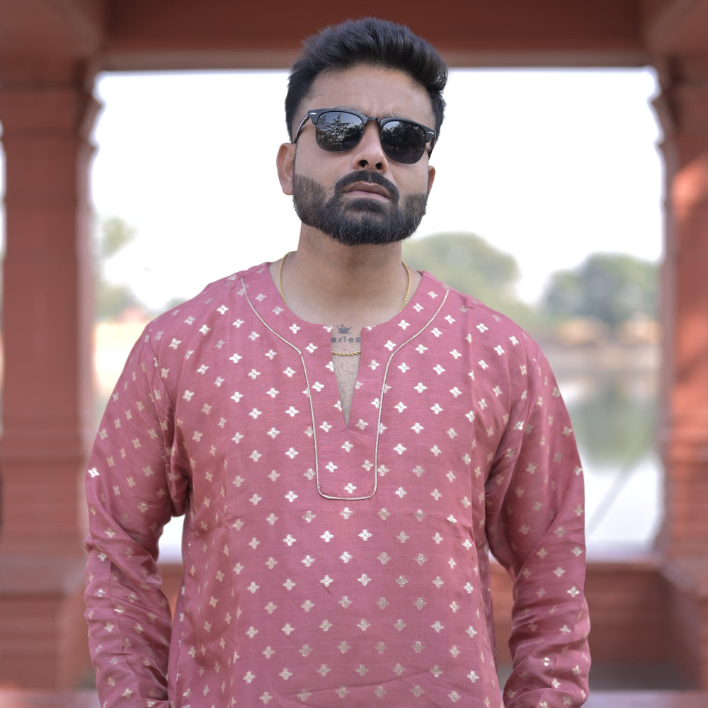 Gulaabi Nazm Kurta