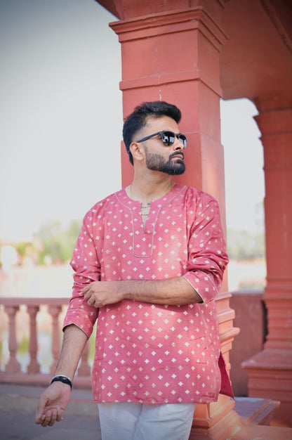 Gulaabi Nazm Kurta