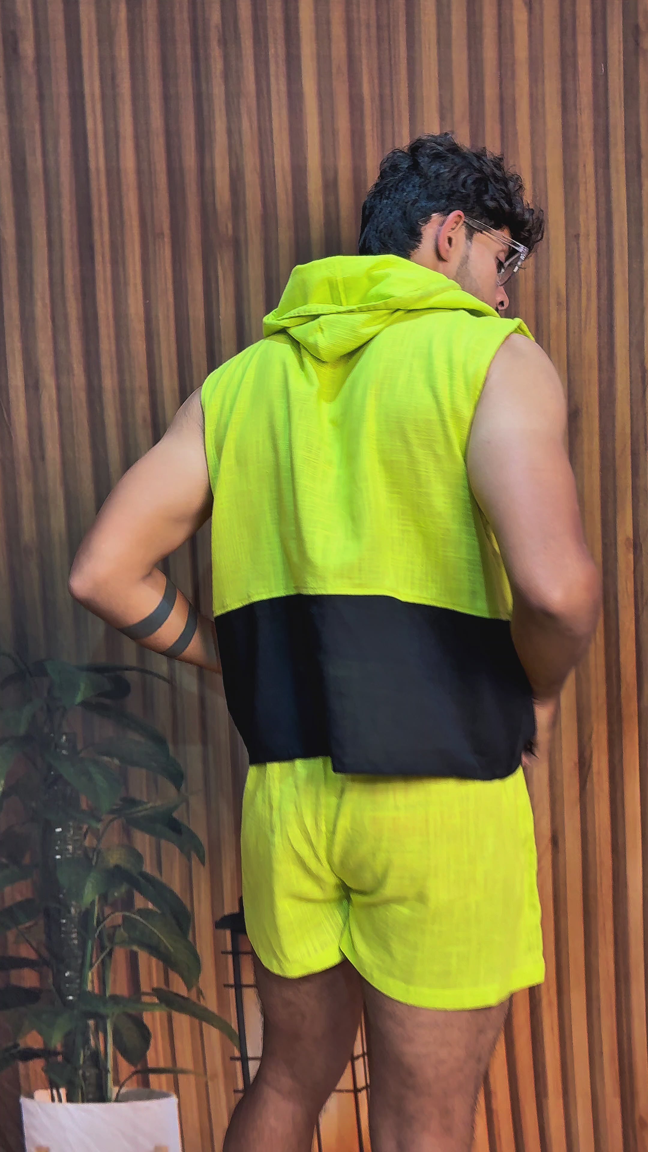 Men cotton beach wear sleeve less hooded top