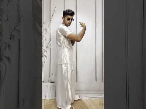 Men White Color With Silver Zari Stripe Pajamalungi